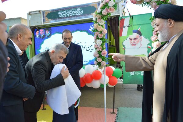 طنین زنگ انقلاب در بهارستان‌دو 