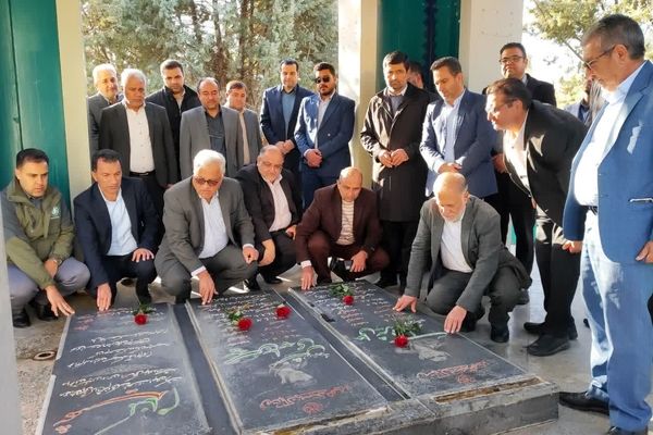  خدمت‌رسانی دولت به مردم زرقان در دهه فجر 