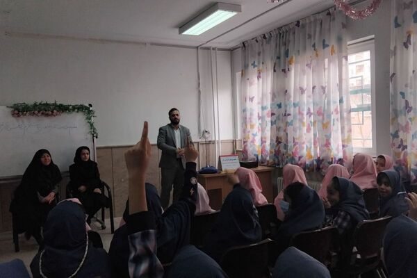 هفته پژوهش در مدرسه نرگس پردیس