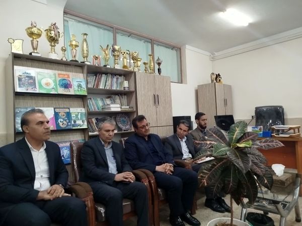 بازدید معاون فعالیت‌های تشکیلاتی سازمان دانش‌آموزی از مدارس تمام تشکیلاتی مدارس خدابنده