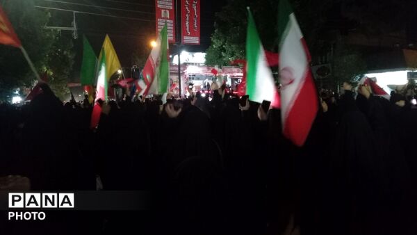 نهمین شب از مراسم عزاداری امام حسین همراه با هئیت زنجیر زنی در حسینیه امام خمینی
