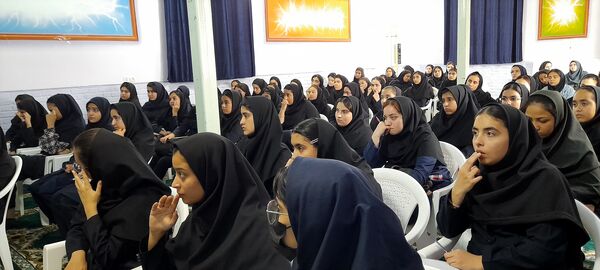 برگزاری جلسه مشاورهای در دبیرستان دخترانه فاطمیه 