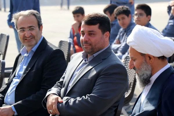 یادواره لاله‌های روشن در مدرسه تیزهوشان شهید بهشتی قرچک