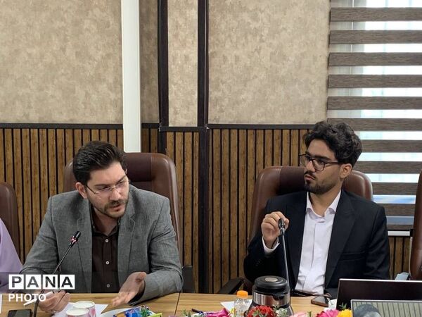 نسل زد پای بازنگری ساختار شورای مشاوران نشست