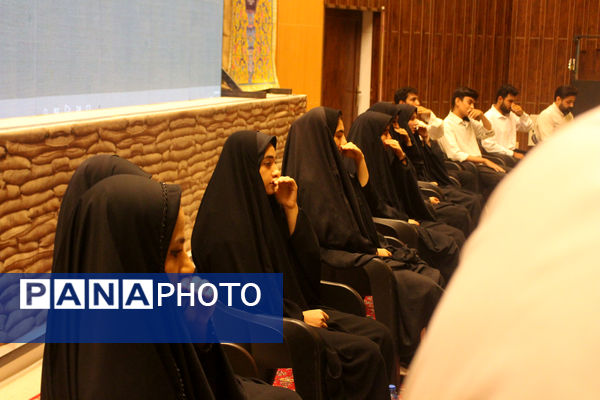 کارگاه نمایشنامه خوانی و نقد فیلم دفاع مقدس در قم