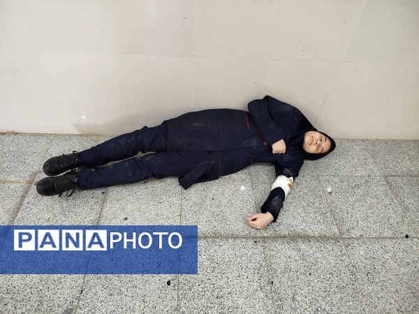 نواخته شدن بیست و ششمین زنگ نمادین استانی مانور زلزله در مدرسه شاهد ظهور آموزش و پرورش ناحیه یک