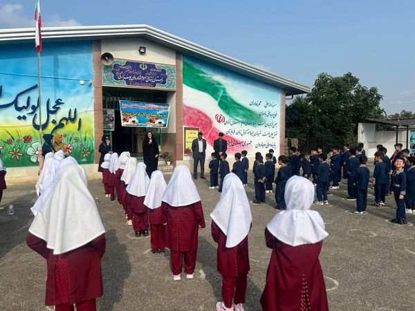 بازدید مسئولان سازمان دانش‌آموزی مازندران از مدرسه تمام‌تشکیلاتی مرحوم یوسف بزرگی قائمشهر