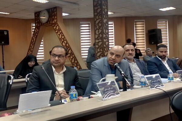 نشست مشترک اعضای کمیسیون آموزش و تحقیقات مجلس، مدیران آموزش و پررش استان خراسان رضوی و وزیر آموزش وپرورش در مشهد
