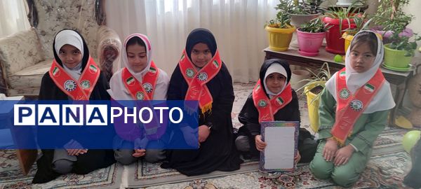 دیدار دانش‌آموزان دبستان فرهنگیان با خانواده شهید غلامرضا رحمتی
