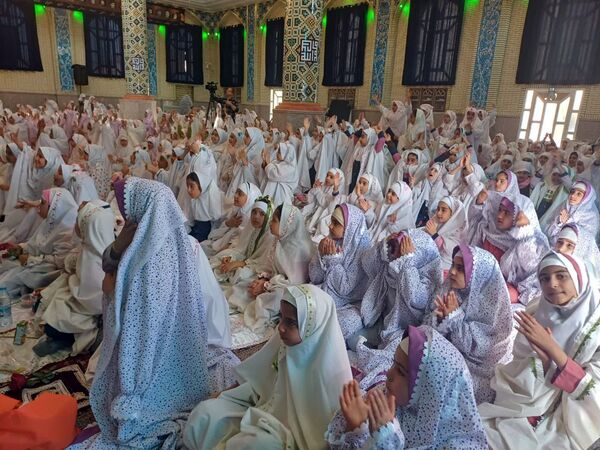 جشن تکلیف و آغاز بندگی و عبودیت، دختران زرقانی 