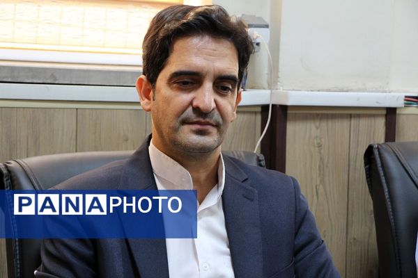 آیین معارفه معاون پرورشی و تربیت‌بدنی اداره آموزش‌وپرورش بهارستان‌دو