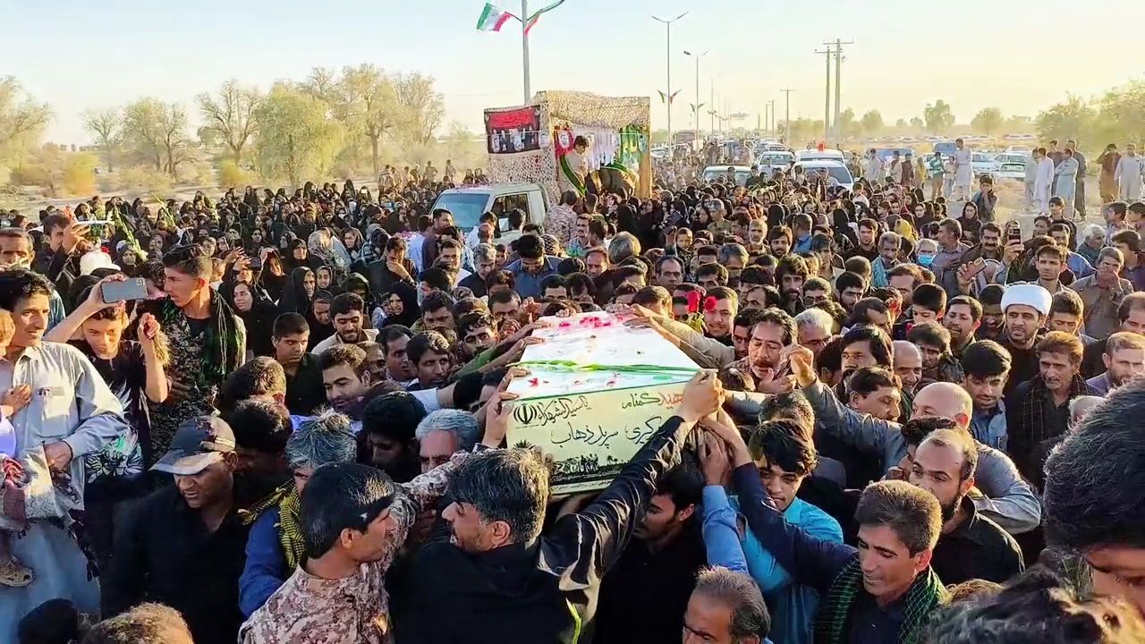 مهن‌آباد میزبان پیکر شهید گمنام