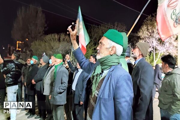 شیعه امام خود را تنها نمی گذارد 