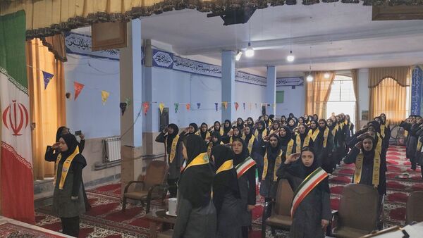 همایش یاوران انقلاب در مدرسه دخترانه  امام سجاد (ع) ناحیه 4 کرج