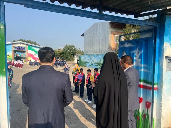 بازدید مسئولان سازمان دانش‌آموزی مازندران از مدرسه تمام‌تشکیلاتی مرحوم یوسف بزرگی قائمشهر