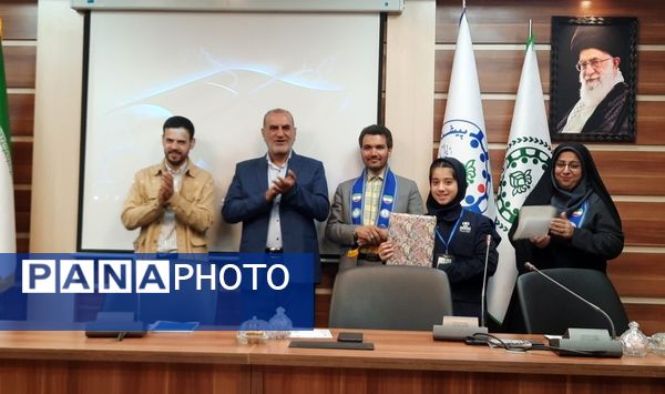 نشست مشاور وزیر در امور تشکل‌های دانش‌آموزی با کارشناسان سازمان دانش‌آموزی استان خراسان رضوی