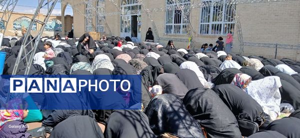 نماز جمعه این هفته شهرستان کاشمر همزمان با روز قدس برگزار شد 