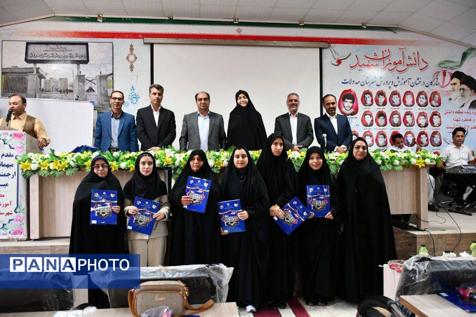 مراسم تجلیل از مدیران و رتبه‌های برتر کنکور ۱۴۰۴ در شهرستان مه‌ولات