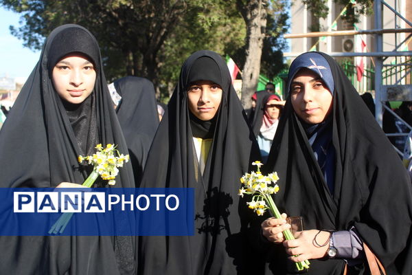 شکوه حضور مردم بوشهر در راهپیمایی ۲۲ بهمن