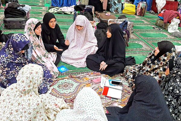 آشتی دانش‌آموزان ستایش وصابران یک  با خویشتن در خلوت اعتکاف