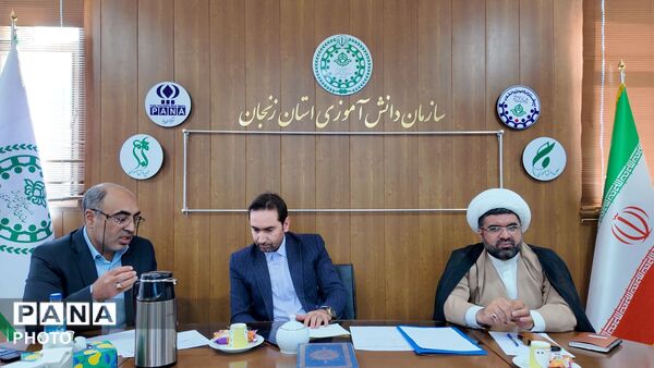 نشست هماهنگی برگزاری جشن عاطفه‌ها با حضور مسئولان و کارشناسان فرهنگی در زنجان