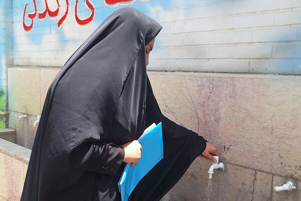 بازدید از مدرسه سعادت جهت بررسی وضعیت ایمنی و بهداشت براساس اصول آیین‌نامه بهداشت محیط مدارس