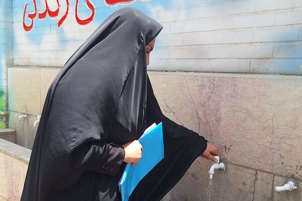 بازدید از مدرسه سعادت جهت بررسی وضعیت ایمنی و بهداشت براساس اصول آیین‌نامه بهداشت محیط مدارس