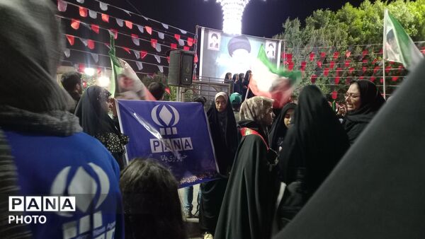 بزرگداشت روز خبرنگار در میدان شهدای میناب
