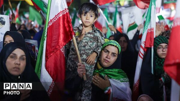 ملت همیشه در صحنه  ایران 