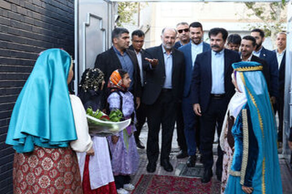معاون رئیس‌جمهور، آغاز سال تحصیلی را در دبستان منصورنفر با طنین زنگ مهر رقم زد