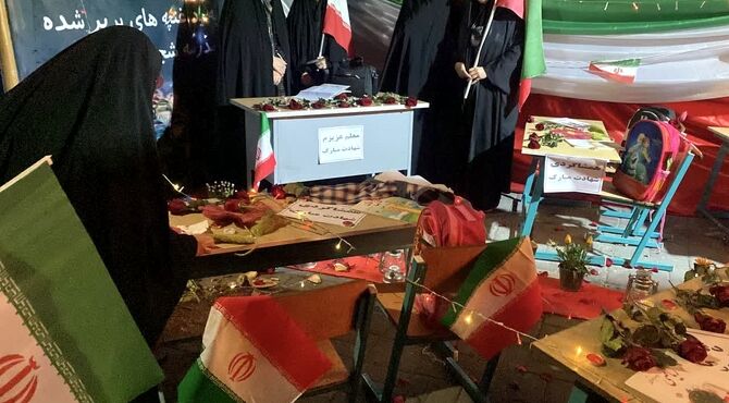 چهلم شهداى دانش آموز میناب در میدان
شهدا