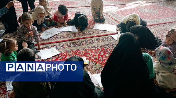 برپایی غرفه کودک در حاشیه نماز جمعه کاشمر