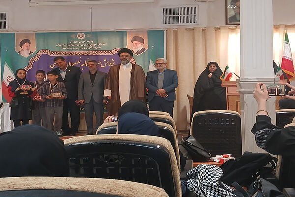 همایش تقدیر از دانش‌آموزان منتخب طرح‌های پژوهش سرای خواجه نصیرالدین طوسی شهرستان پیشوا