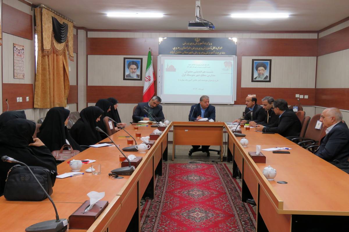 هر دانش آموز باید حداقل یک مهارت را فرا گیرد 