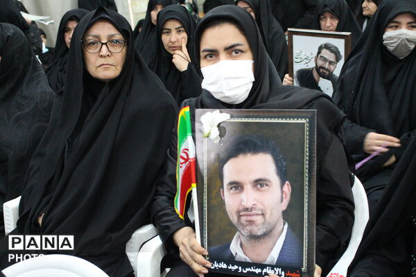 بیعت بانوان مؤمن همدانی با رهبر معظم انقلاب اسلامی 