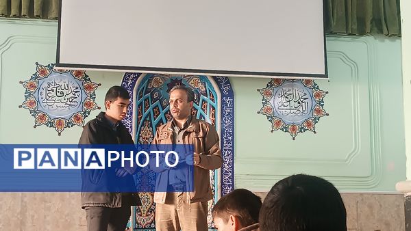 زیارت عاشورا  در دبیرستان شاهد ابوذر غفاری نیشابور