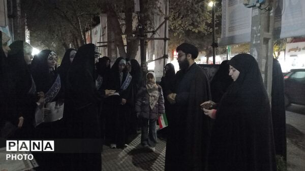  قدردانی از دختران انجمن اسلامی در راهپیمایی شهرستان آشخانه