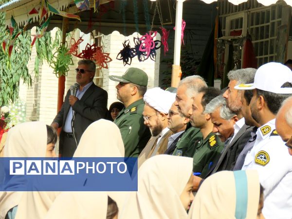 نواخته شدن زنگ مهر در مدارس شهرستان خلیل‌آباد 