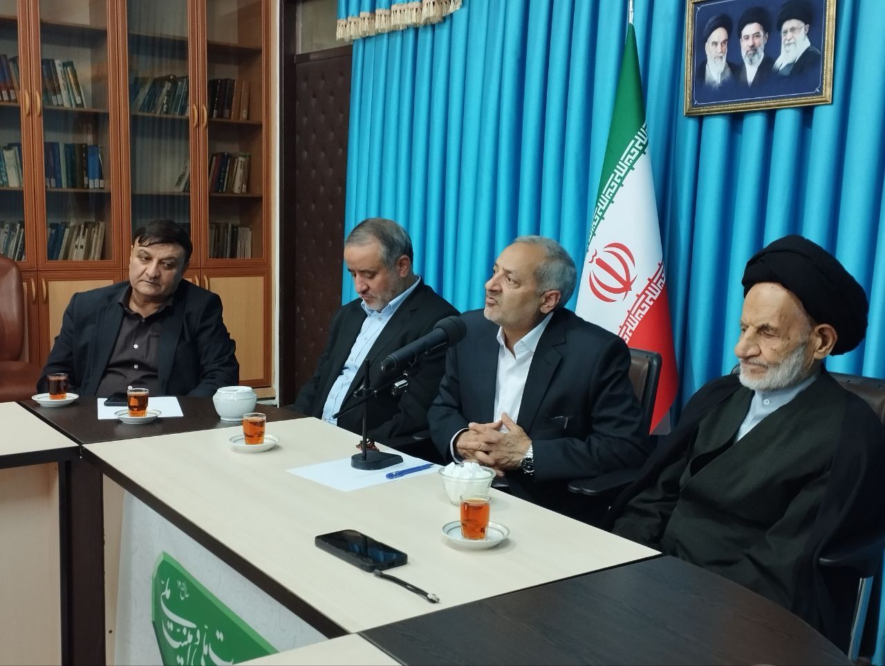 مدارس ایران در آتش جنگ نیز تعطیل نشدند