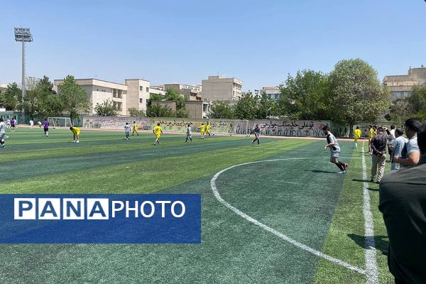 مسابقات ورزشی ویژه فرهنگیان به‌مناسبت گرامیداشت هفته معلم در ناحیه 2 شهرری 