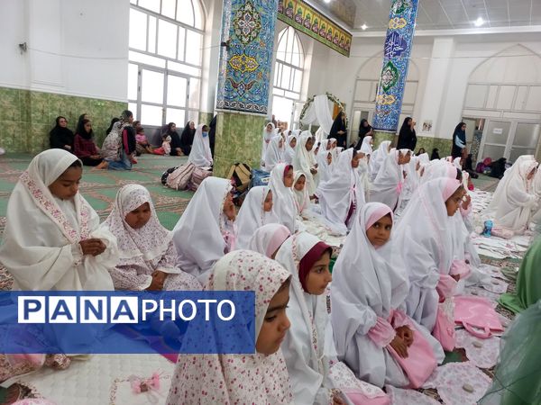 برگزاری جشن تکلیف دو هزار دانش‌آموز دختر سوم ابتدایی در میناب