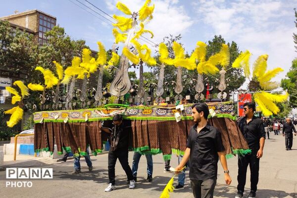 هیئت عزاداران و دسته وران در روز رحلت پیامبر اکرم (ص) و امام حسن مجتبی (ع) در شیروان 