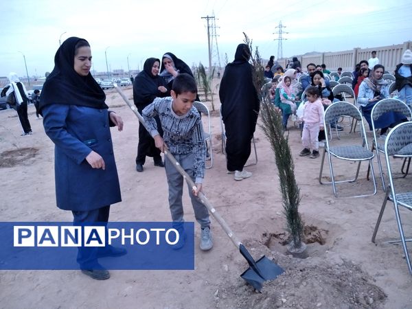 پویش مردمی درخت یادگار در یزد 