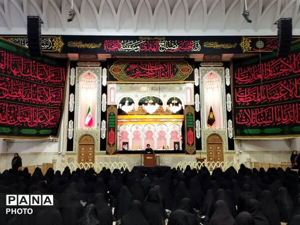 مراسم عزادای بانوان در حرم حضرت معصومه(س)