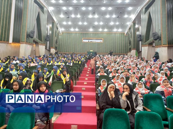 جشن «یاوران انقلاب» شهر تهران با محوریت همدلی، نشاط و نقش‌آفرینی دانش‌آموزان