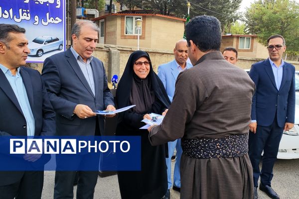 نوسازی و تجهیز ناوگان حمل و نقل اداری آموزش‌ و پرورش کردستان با توزیع ۱۶ دستگاه سمند سورن