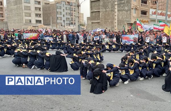 حضور دانش‌آموزان ملاردی در راهپیمایی روز سیزده آبان 