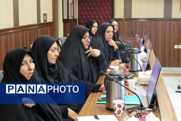 جلسه هم اندیشی انجمن اولیا و مربیان مدارس ناحیه یک شهرری