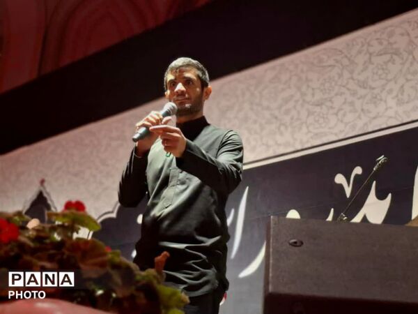 بیعت نوجوانان آرمانی با آرمان عزیز در حرم حضرت عبدالعظیم حسنی (ع)