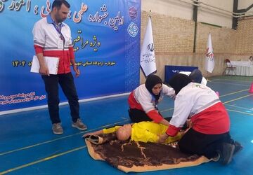 مراقبین سلامت شهرستانهای استان تهران به رقابت جشنواره‌ای پرداختند